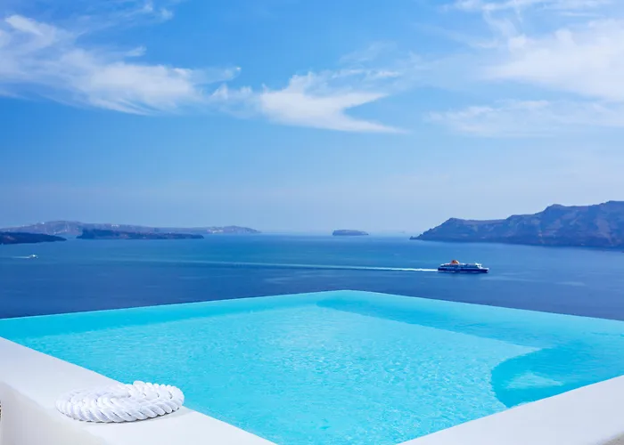 Hotels With Suites In Oia (Santorini) 